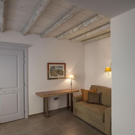 Miland Suites Adamantas  Exterior photo