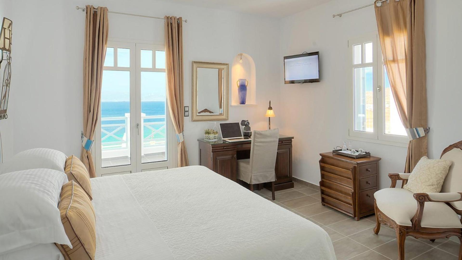 Miland Suites Adamantas  Exterior photo