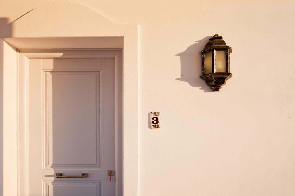 Miland Suites Adamantas  Exterior photo