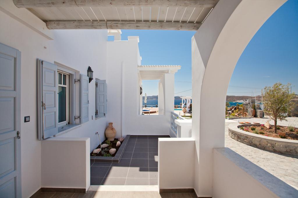 Miland Suites Adamantas  Exterior photo