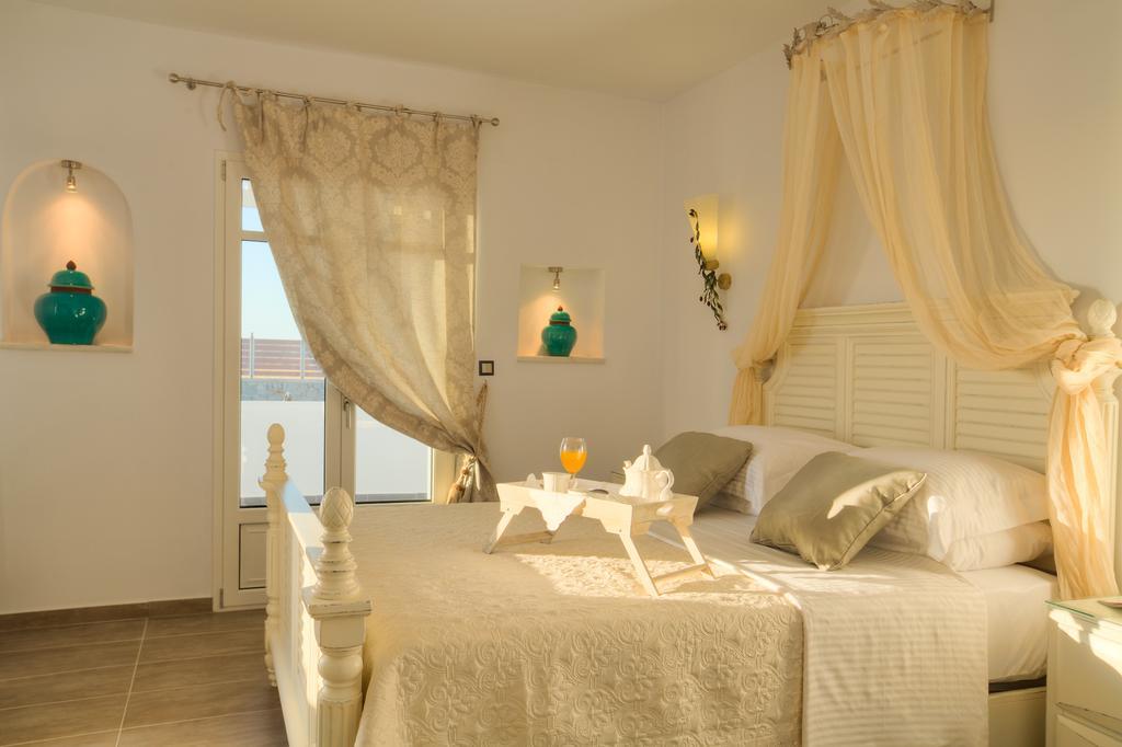 Miland Suites Adamantas  Exterior photo